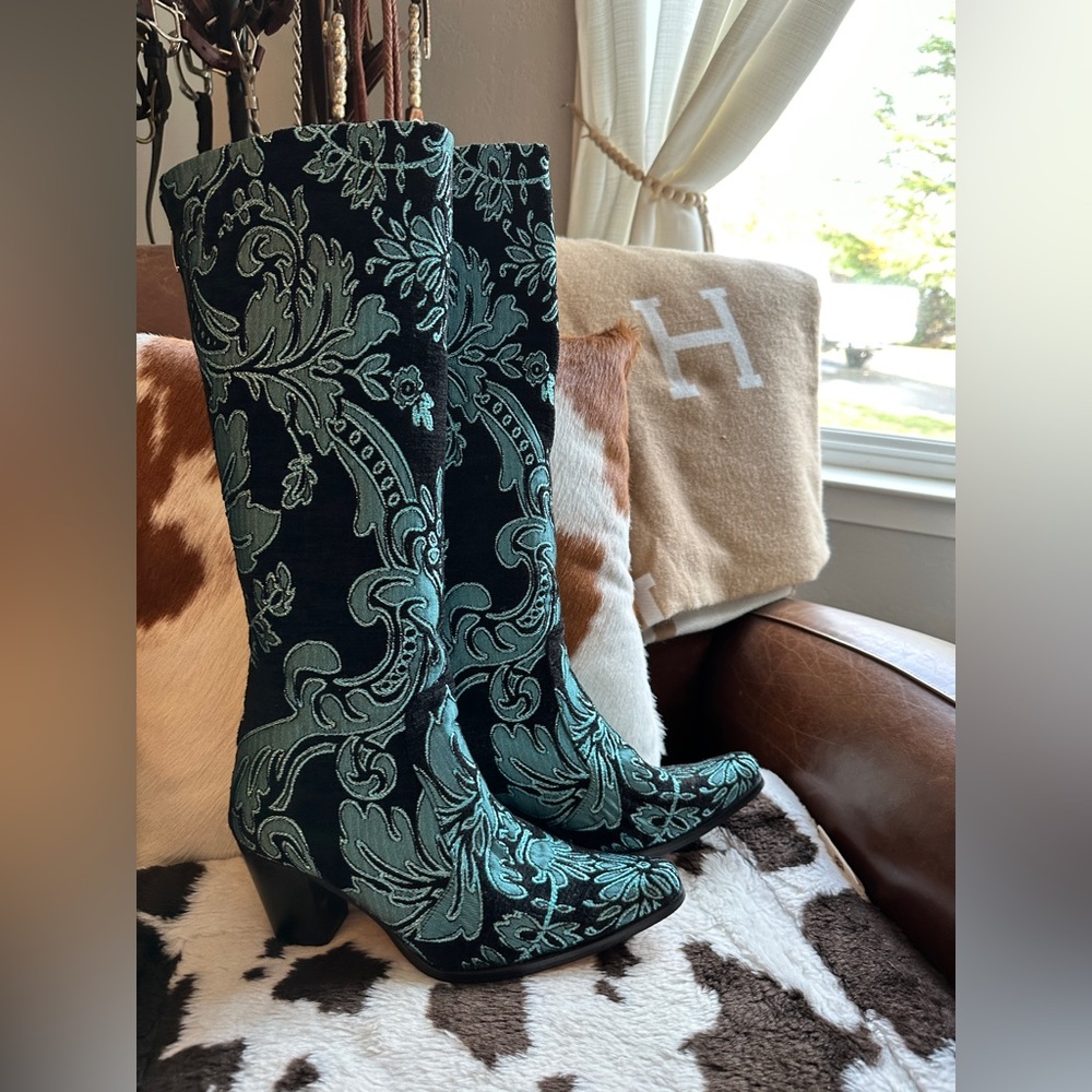 Rockwell Tharp boots